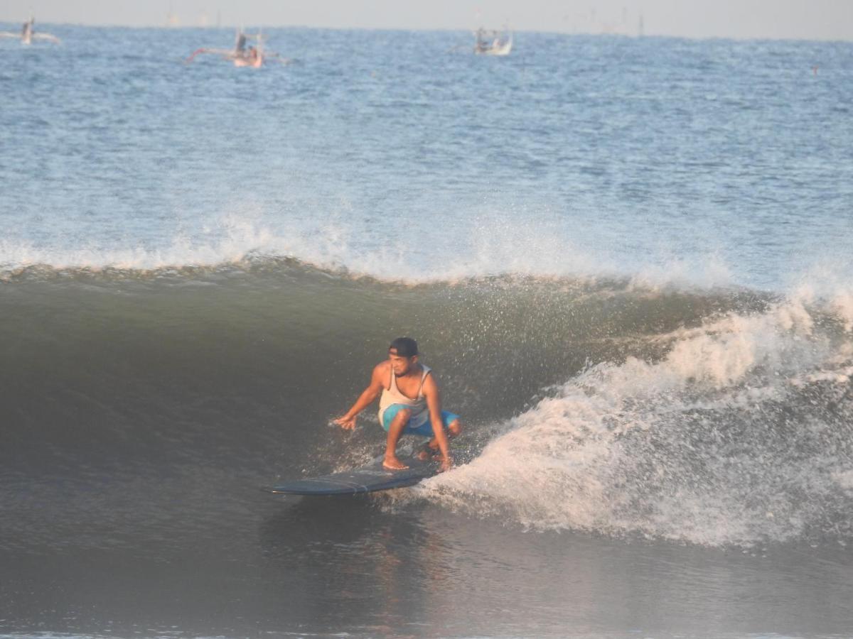 The Point Surfcamp Bali Hotel Пулукан Екстериор снимка