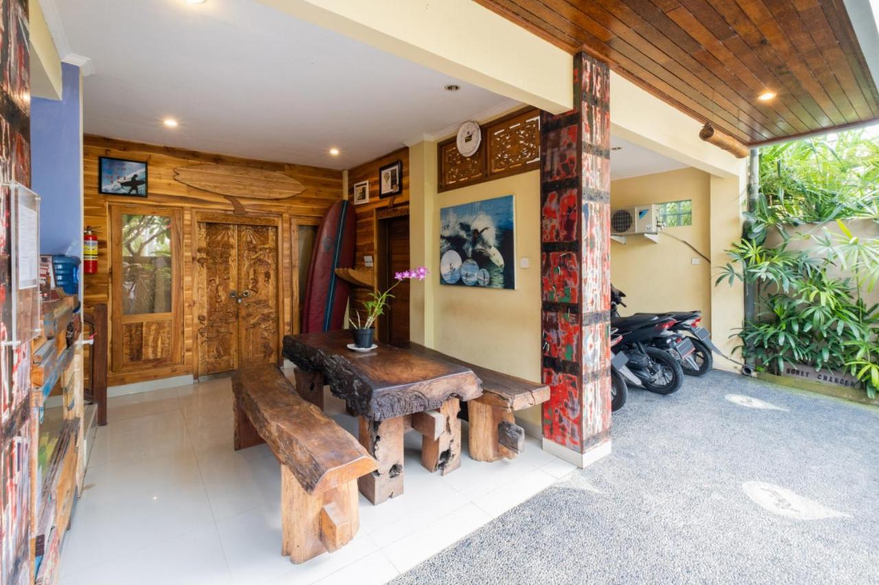The Point Surfcamp Bali Hotel Пулукан Екстериор снимка