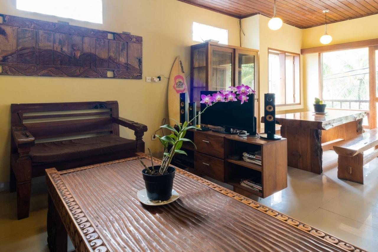 The Point Surfcamp Bali Hotel Пулукан Екстериор снимка