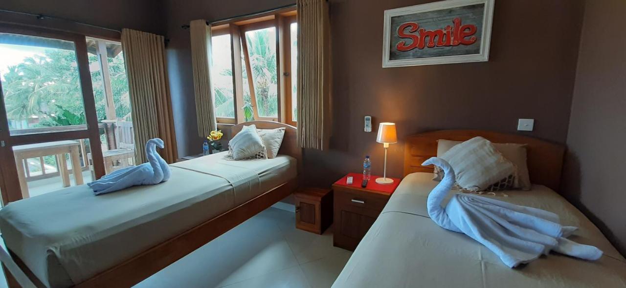 The Point Surfcamp Bali Hotel Пулукан Екстериор снимка