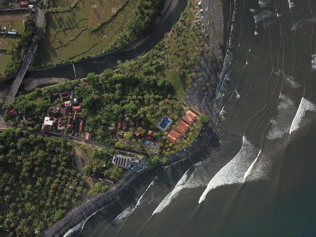 The Point Surfcamp Bali Hotel Пулукан Екстериор снимка